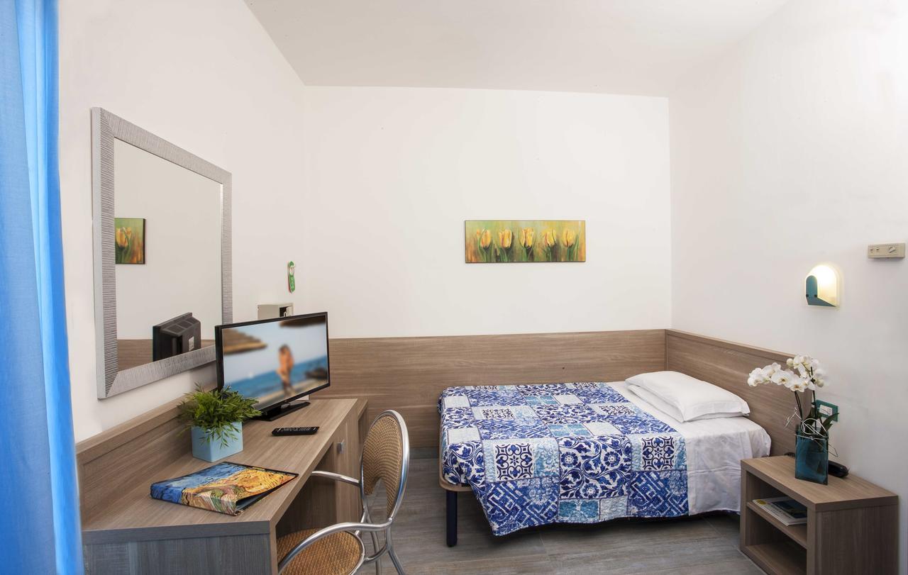 Hotel Napoleon Pesaro Room photo